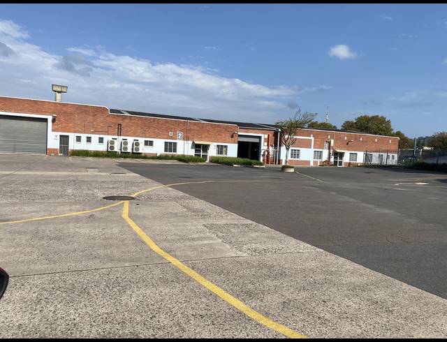 1,320M² WAREHOUSE TO LET IN NEW GERMANY